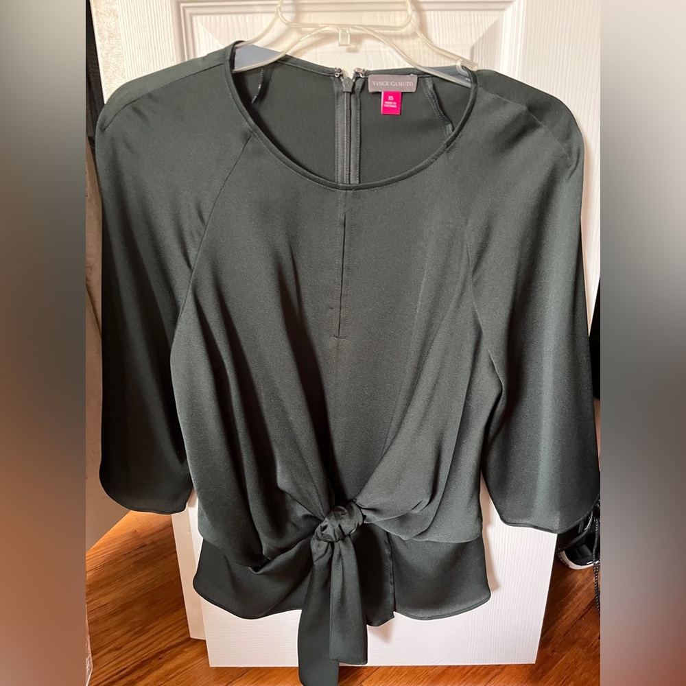 Black Vince camuto top